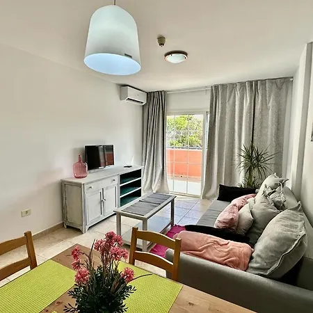 Apartment Sunny & Heated Pool
